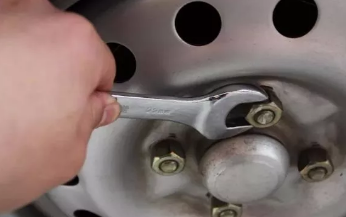 為什么螺絲釘都是順時(shí)針擰緊？